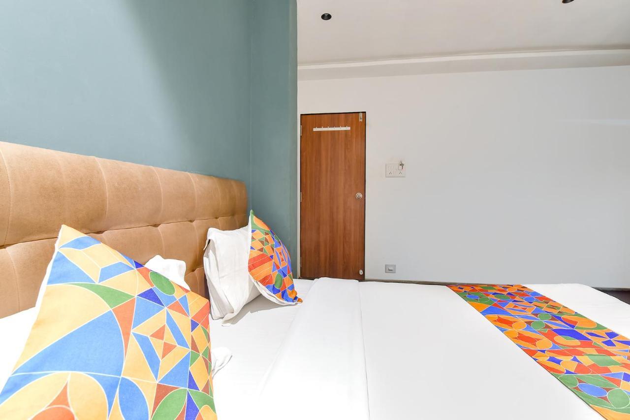 Fabhotel Nidhivan, Udhna Junction Surat Eksteriør bilde