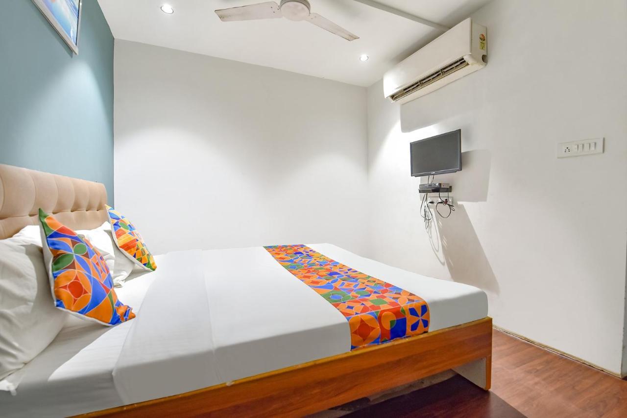 Fabhotel Nidhivan, Udhna Junction Surat Eksteriør bilde